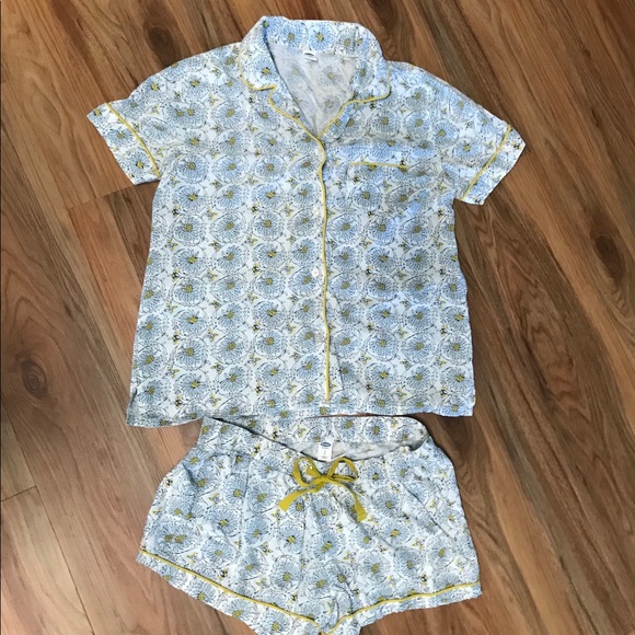 Summer Floral pajama set! 🫶🏼 ❤️ Shorts and short-sleeved pajamas size small - Picture 7 of 7